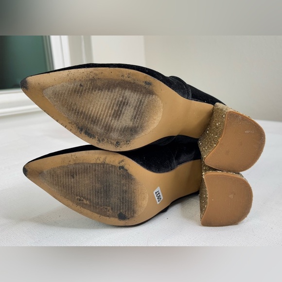 Betsey Johnson Kacey Black Velvet Pointed Toe Chunky Heel Ankle Booties Size 8 - Picture 7 of 7